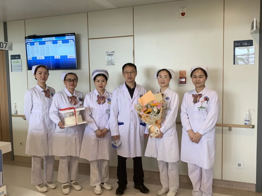 【護士節】市腫瘤醫院領導班子成員慰問臨床護理人員~